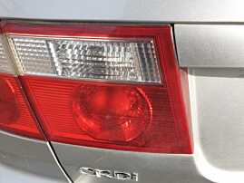 Stop Lampa Tripla Stanga de pe Hayon Haion Portbagaj Kia Carens 1999 - 2006