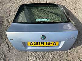 Haion Hayon Capota Portbagaj Dezechipat FARA Luneta cu DEFECT Skoda Octavia 2 Hatchback Berlina 2004 - 2013 [2813X]