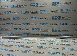 Bandou Ornament de pe Usa Portiera Dreapta Fata Dacia Sandero 2 2012 - 2018 Cod 808203410R [2125]