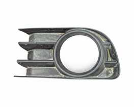 Grila Ornament Proiector Ceata Dreapta de pe Bara Spoiler Fata Renault Megane 2 2002 - 2008 Cod 8200115118 [LC3979]