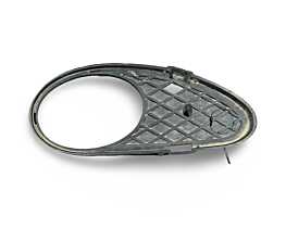 Grila Ornament Proiector Ceata Dreapta de pe Bara Spoiler Fata Mercedes Clasa C Class W203 2001 - 2007 Cod A2038850623 [LC3925]