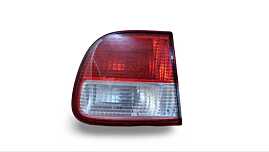 Stop Lampa Tripla Stanga de pe Haion Portbagaj Seat Leon 1M 1999 - 2005 Cod 1M6945091B [A0118]