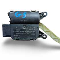 Motoras Reglaj Grila Clapeta Clapete Aeroterma Audi A3 8P 2008 - 2013 Cod 983384K 1K1907511C 0132801340 [L9066]