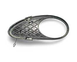 Grila Ornament Proiector Ceata Stanga de pe Bara Spoiler Fata Mercedes Clasa C Class W203 2001 - 2007 Cod A2038850523 [LR3666]