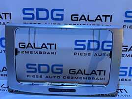 Rama Grila Ornament Trim Navigatie Radio CD Player Volkswagen Passat CC 2009 - 2012 Cod 3C0858069AG