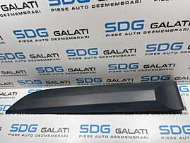 Bandou Ornament Plastic de pe Usa Portiera Stanga Spate Renault Megane 3 Hatchback 2008 - 2015 Cod 828770001R [V0143]