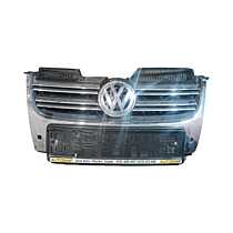 Grila Centrala cu Emblema de pe Bara Spoiler Fata cu Orificii de Senzori Parcare Volkswagen Jetta 3 2005 - 2011 Cod 1K5853651 [M9470]