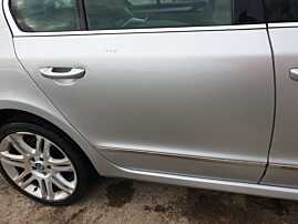 Usa Usi Portiera Portiere Dreapta Spate Dezechipata Skoda Superb 2 Berlina 2008 - 2013 Culoare LA7W