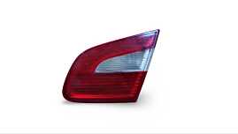 Stop Lampa Tripla Dreapta de pe Haion Capota Portbagaj Skoda Superb 2 2008 - 2013 Cod 3T5945094 [A0099]