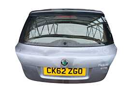 Hayon Haion Porbagaj Dezechipat cu Luneta Geam Sticla Culoare LF8L Skoda Fabia 2 Facelift Hatchback 2010 - 2015 Cod 5J6827025G B4768