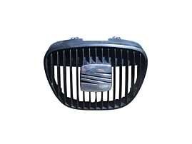 Grila cu Emblema Bara Spoiler Fata Seat Ibiza 2002 - 2008 Cod 6L0853651 [N2379]