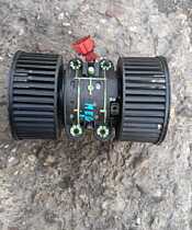 Motoras Ventilator Aeroterma Bord Habitaclu Renault Megane 3 2008 – 2015 Cod T1001278K [M9328]