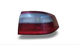 Stop Lampa Tripla Dreapta Renault Laguna 2 Berlina Sedan Limuzina 2001 - 2007 (O Fisura Inferioara) [A0051]