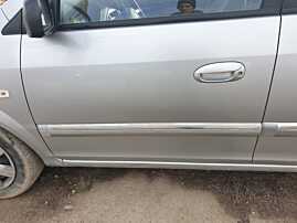 Bandou Ornament Plastic cu Crom Nichel de pe Usa Portiera Stanga Fata Kia Carens 1999 - 2006 Culoare C5