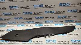 Capac Ornament Plastic Dreapta de la Consola Tunel Cotiera Centrala Skoda Octavia 3 2013 - 2021 Cod 5E1863046