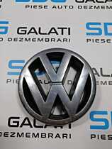 Sigla Emblema de pe Grila Bara Spoiler Fata Volkswagen Transporter T4 1996 - 2004 Cod 3B0853601 3B0853601A