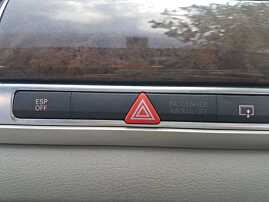 Buton Butoane ESP Releu Avarii Ecran MMI Navigatie Audi A8 D3 2002 - 2009