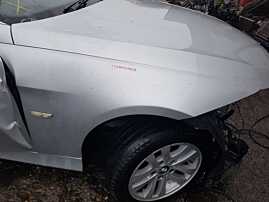 Aripa Fata Dreapta cu DEFECT BMW Seria 3 E90 E91 2004 - 2011 Culoare 354 Titansilber Metallic