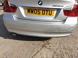 Bara Spoiler Spate cu Locas Senzori Parcare cu DEFECT BMW Seria 3 E90 2004 - 2007 Culoare Titansilber Metallic 354/7