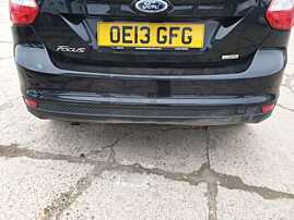 Bara Spoiler Spate cu Locas Senzori Parcare cu DEFECT Ford Focus 3 Hatchback 2010 - 2014 Culoare FB