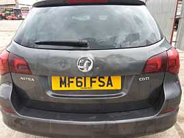 Hayon Haion Portbagaj Dezechipat cu Luneta Geam Sticla Opel Astra J Break Combi 2009 - 2016 Culoare Z GAL