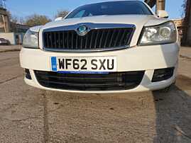 Bara Spoiler Fata Grile Proiectoare cu Imperfectiuni Skoda Octavia 2 FL Facelift 2008 - 2013 Culoare LF9E [K0406]