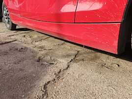 Prag Ornament Dreapta BMW Seria 1 E87 Hatchback FL Facelift 2007 - 2011 Culoare A61/3 Crimson Red Karmesinrot [K0889]