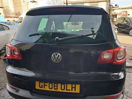 Haion Hayon Capota Portbagaj Dezechipat cu Luneta Geam Sticla Volkswagen Tiguan 2007 - 2015 Culoare LC9X [K1072]