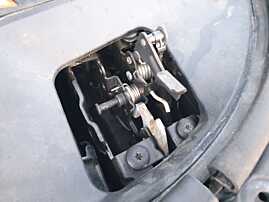 Incuietoare Capota Motor de pe Trager Dreapta BMW Seria 5 F07 GT 2009 - 2013 [K1817]