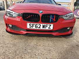 Bara Spoiler Fata cu Locas Senzori de Parcare BMW Seria 3 F30 F31 NFL Non Facelift 2011 - 2014 Culoare A75 Melbourne Red Metallic [K1122]