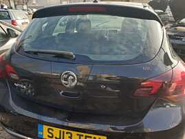 Haion Hayon Capota Portbagaj Dezechipat cu Luneta Geam Sticla Opel Astra J Hatchback 4 Usi 2009 - 2016 Culoare Z22C [K3380]