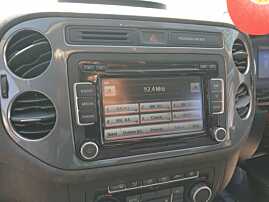 Navigatie Radio CD Player Volkswagen Tiguan 2007 - 2015 [K3845]
