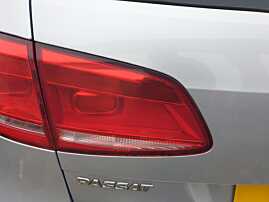 Tripla Stop Lampa Stanga de pe Haion Hayon Portbagaj Volkswagen Passat B7 Break Combi 2010 - 2015 [K3749]