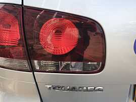 Tripla Stop Lampa Stanga de pe Haion Hayon Portbagaj Volkswagen Touareg 7L NFL Non Facelift 2003 - 2007 [K8275]