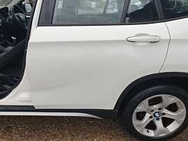 Usa Usi Portiera Portiere Stanga Spate Dezechipata BMW X1 E84 2009 - 2015 Culoare Alpinweiss 300 [K8134]