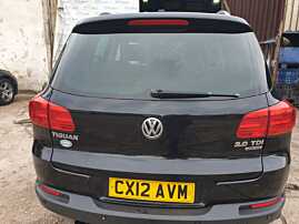 Haion Hayon Capota Portbagaj Dezechipat cu Luneta Geam Sticla Volkswagen Tiguan 2007 - 2015 Culoare LC9X [K7803]