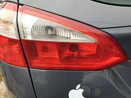 Tripla Stop Lampa Stanga de pe Haion Hayon Portbagaj cu Imperfectiune Ford Focus 3 Break Combi NFL Non Facelift 2010 - 2014 [K8097]