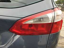 Tripla Stop Lampa Dreapta de pe Haion Hayon Portbagaj cu Imperfectiune Ford Focus 3 Break Combi NFL Non Facelift 2010 - 2014 [K8098]