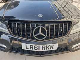 Grila cu Emblema de pe Bara Fata Mercedes Clasa C Class W204 FL Facelift 2011 - 2014 [Q0055]