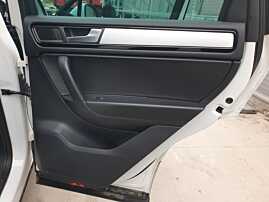 Panou Tapiterie Fata de Usa din Piele Portiera Interioara Dreapta Spate Volkswagen Touareg 7P 2011 - 2018 [K9035]