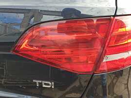 Tripla Stop Lampa Dreapta de pe Haion Hayon Portbagaj cu Imperfectiuni Audi A4 B8 B8.5 Break Combi FL 2008 - 2015 [K8947]