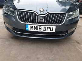 Bara Spoiler Fata cu Locas Senzori Parcare si Spalatoare Faruri si Grila Centrala Inferioara Skoda Superb 3 NFL Non Facelift 2015 - 2019 Culoare LZFY [K9413]