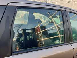 Geam Sticla de pe Usa Portiera Dreapta Spate Nissan Note E11 2004 - 2013 [K9375]