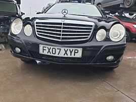 Bara Spoiler Fata cu Grile Proiectoare si Bandouri cu Imperfectiuni Mercedes Clasa E Class W211 Berlina Sedan FL Facelift 2006 - 2009 Culoare 197 C197 [Q0570]