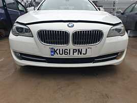 Bara Spoiler Fata Completa cu Grile cu Locas Senzori Parcare si Spalatoare Faruri BMW Seria 5 F10 F11 NFL Non Facelift 2009 - 2014 Culoare 300 Alpinweiss 3 [Q0188]