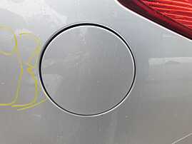 Usa Usita Capac Clapeta Buson Rezervor Hyundai ix35 2009 - 2015 Culoare RAH Sleek Silver [Q0250]