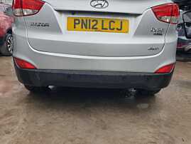 Bara Spoiler Spate Hyundai ix35 2009 - 2015 Culoare RAH Sleek Silver [Q0252]