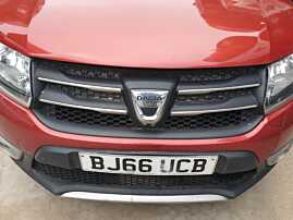 Grila Centrala cu Emblema Sigla de pe Bara Spoiler Fata Dacia Sandero 2 Stepway 2012 - 2016 [Q0121]