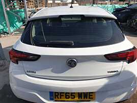 Haion Hayon Capota Portbagaj Dezechipat cu Luneta Geam Sticla Opel Astra K NFL Hatchback 2015 - 2021 Culoare Z40R [Q1585]