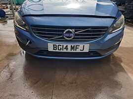 Bara Spoiler Fata cu Grile Sigla Emblema Capace Spalatoare si Locas Senzori Parcare cu Defect Volvo V60 2 FL Facelift 2014 - 2018 Culoare 713-46 [Q2336]